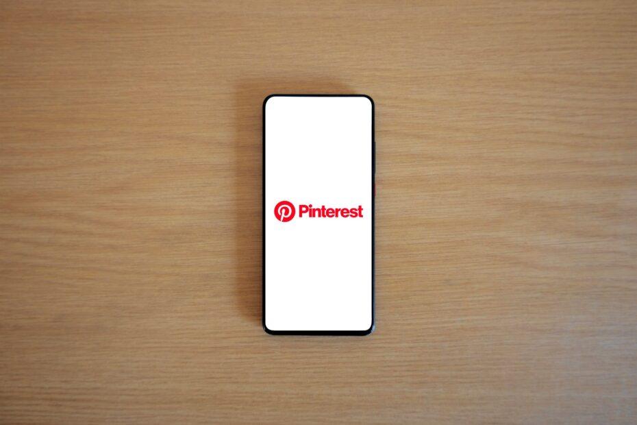 Illustration of How Pinterest Became an Unexpected Traffic Source for Many Blogs