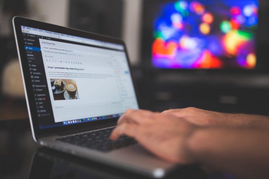 Illustration of The Difference Between a Hobby Blog and a Business Blog